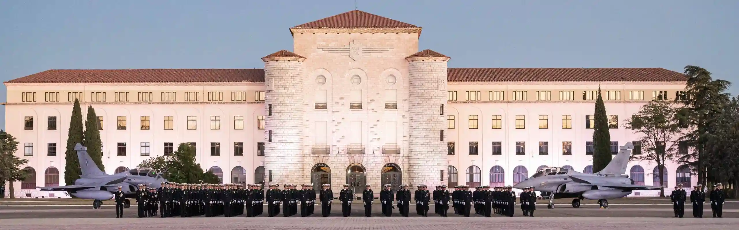 Salon de Provence futur pilote aae